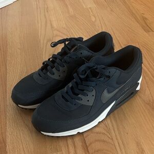 Nike Men's Navy Air Max Sneakers
